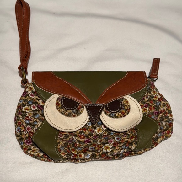 Handbags - Owl Wristlet Clutch